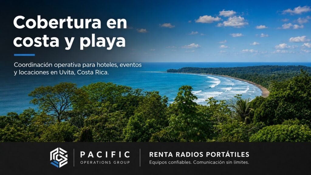 Vista costera de Uvita, Costa Rica, como ejemplo de cobertura en playa, hoteles, eventos y locaciones donde la comunicación por radios portátiles depende del entorno real.